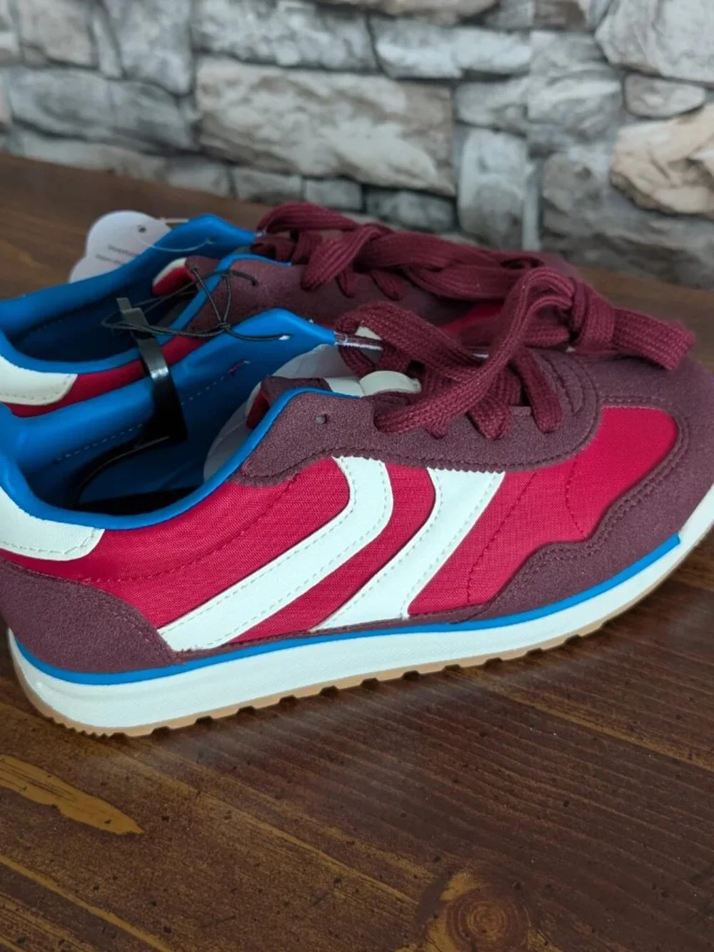 Wonder Nation Boys Retro Jogger Sneakers Size 4 Burgundy Red Blue Gum Sole NWT